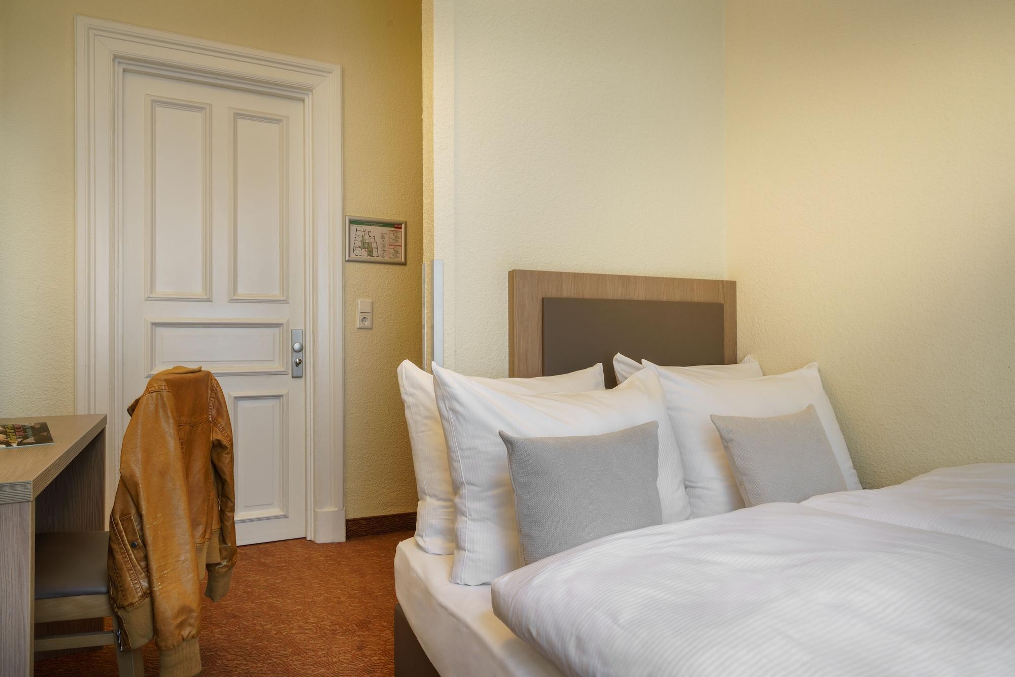 Hotel Novum Alster St. Georg 3*